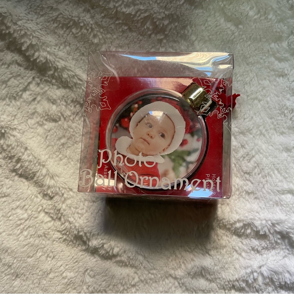 NWT Holiday Photo Ball Ornament - hold up to two photos